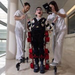 Diego camina por los pasillos del Hospital Gregorio Marañón