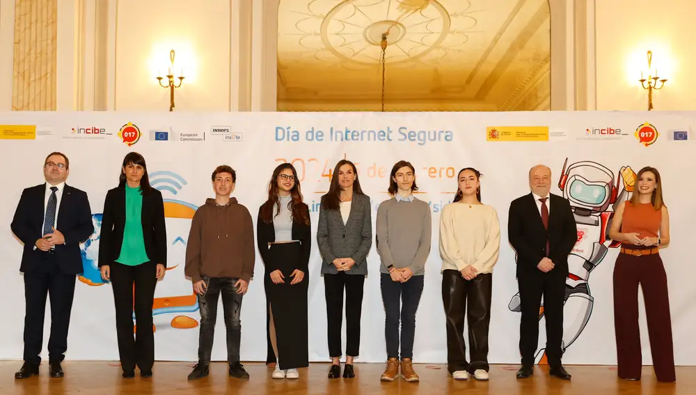 La Reina preside el día de Internet segura