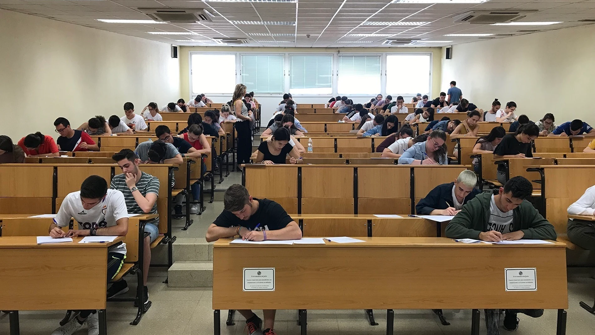 Alumnado en pruebas de acceso a la Universidad en la UJA
