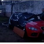 El coche estaba tapado con unas lonas