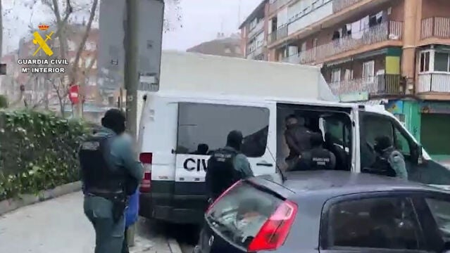 Sucesos.- Desarticulada una banda acusada de robar en una treintena de chalés aislados en la Sierra de Madrid