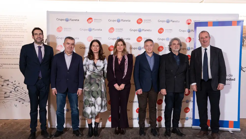José Ramos, Lorenzo Silva, Ana Merino, Eva María Giner, Francesc Bracero, Joan Oleaque y Jesús Badenes