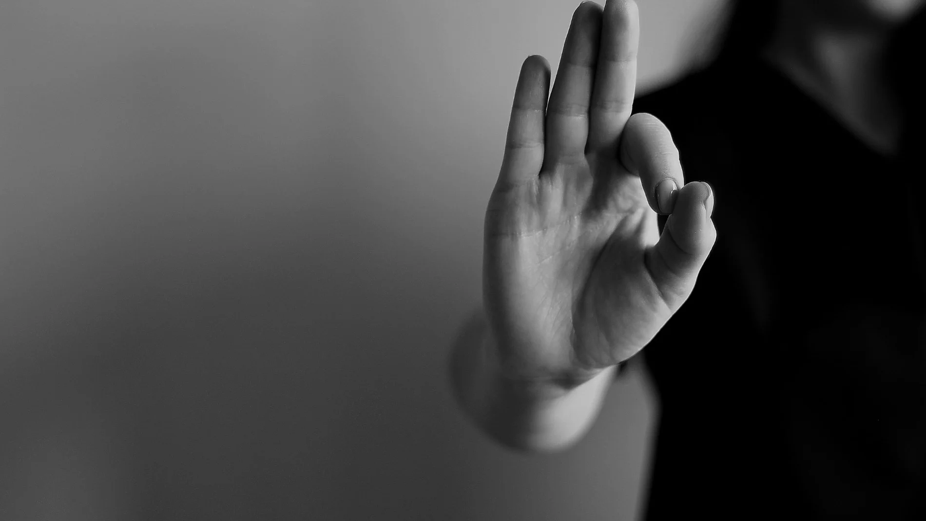 La lengua de signos asciende un peldaño hacia la igualdad
