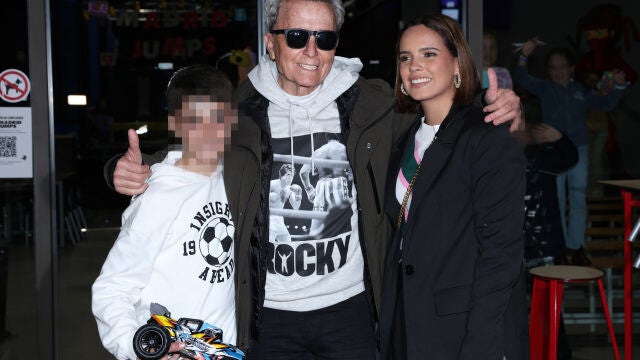 José Ortega Cano y Gloria Camila con el pequeño José María