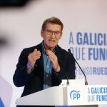 Feijóo participa en una comida del PP en Sarria (Lugo)