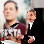 Zapatero carga contra la "hipocresía" del PP y dice: "En unas semanas propondrán beatificar a Puigdemont"
