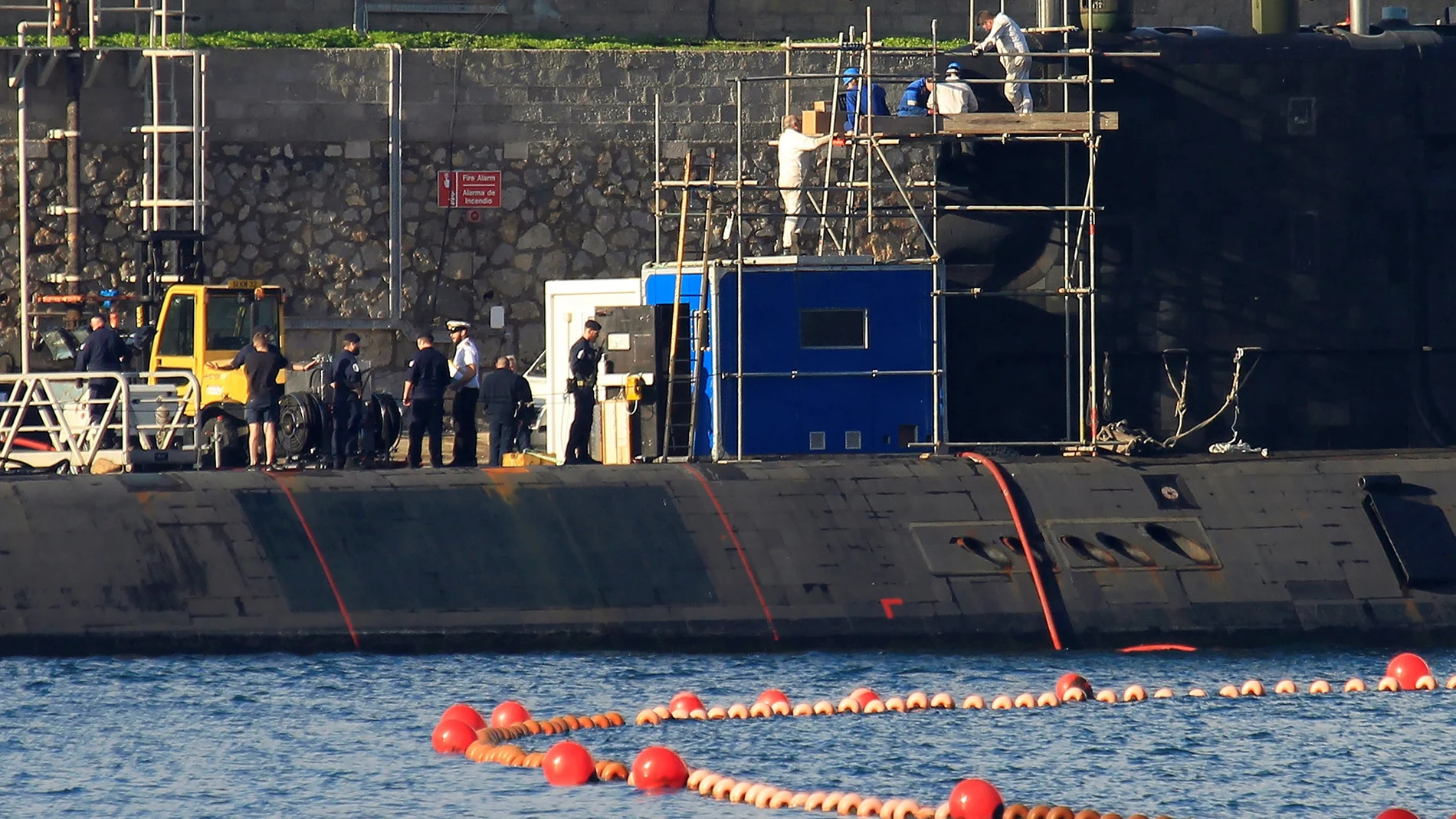 El submarino de propulsión nuclear de la Armada británica 'HMS Talent' en la base naval de Gibraltar.