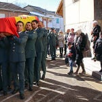 Nogarejas (León) despide al guardia civil asesinado por una narcolancha en Barbate