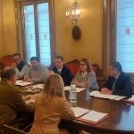 Borja Suárez, presidente de la Diputación de Burgos, preside la reunión de la Mesa del Diálogo Social de la provinciaen la provincia de Burgos