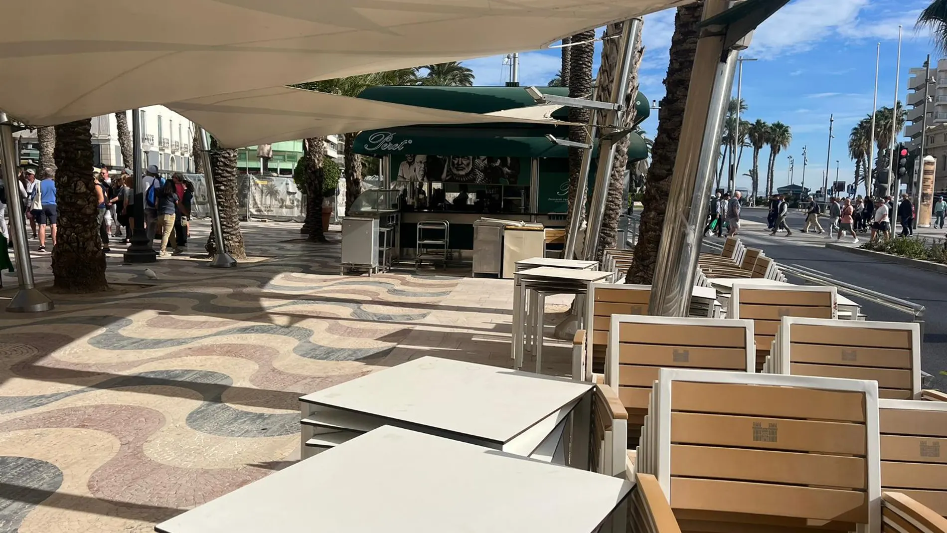 Imagen del kiosko Peret de Alicante, que está ubicado en la Explanada