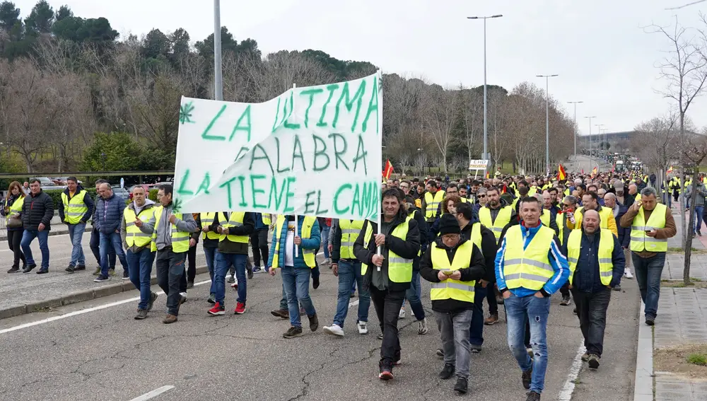 Agricultores a pie por Valladolid