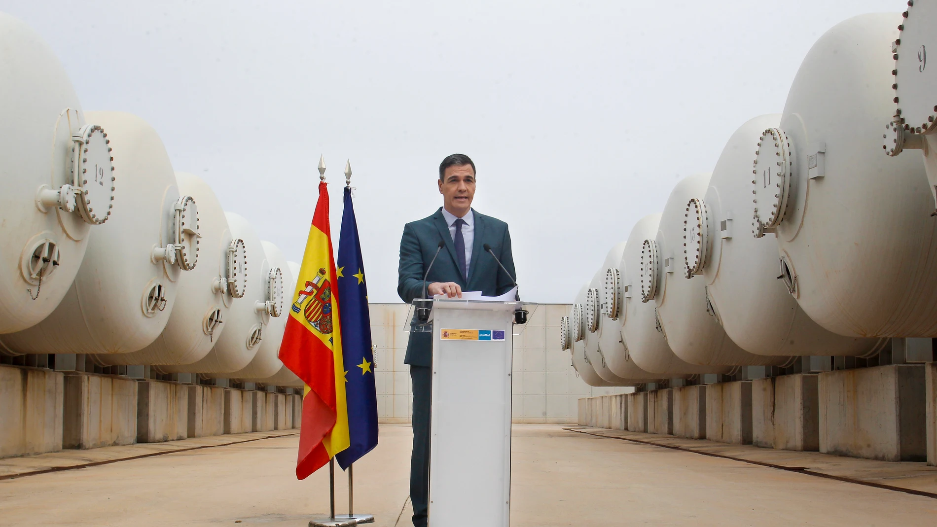 El presidente del Gobierno, Pedro Sánchez, ayer durante su visita a la desaladora de Torrevieja