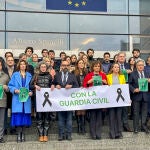 Minuto de silencio ante la Eurocámara por la muerte de los dos guardias civiles en España