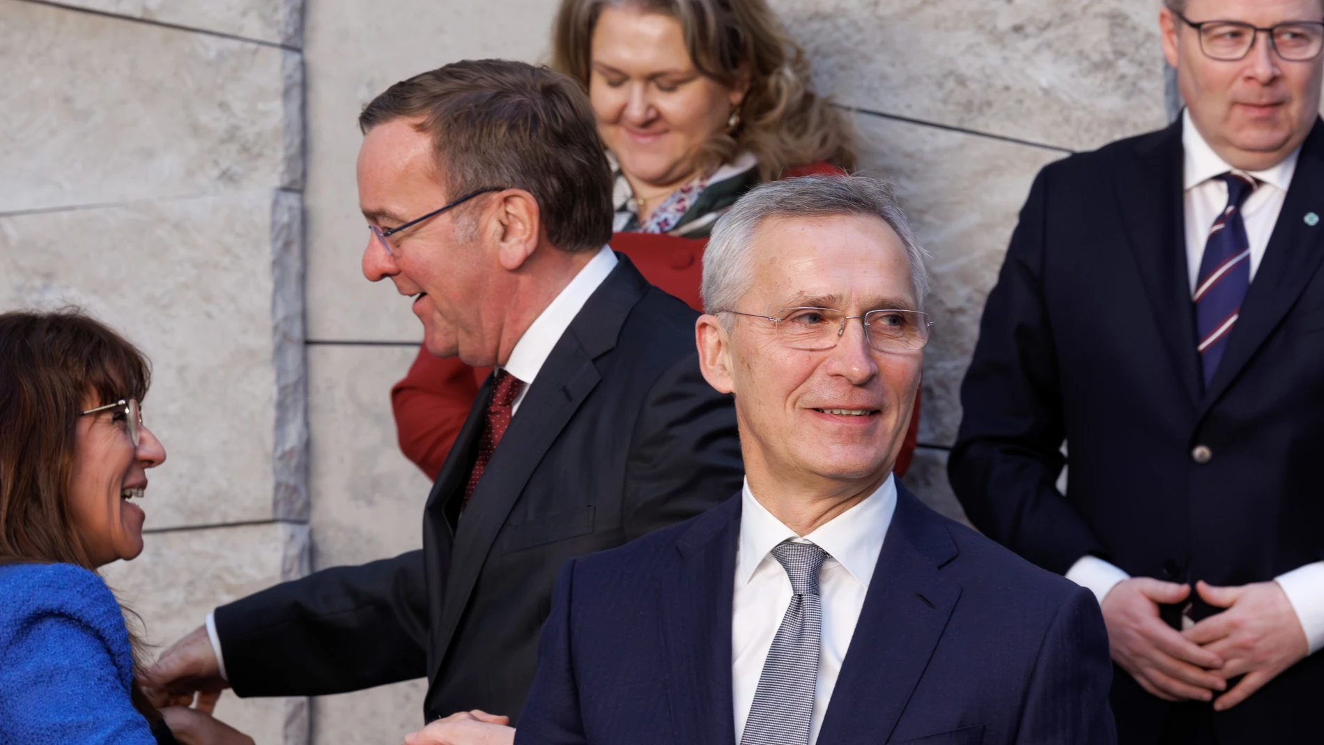 Brussels (Belgium), 15/02/2024.- Portugal's Defense Minister Helena Carreiras (L) speaks with German Defense Minister Boris Pistorius (2-L) prior to the official photo after a meeting of NATO Ministers of Defence at the Alliance headquarters in Brussels, Belgium, 15 February 2024. NATO defense ministers are meeting at NATO headquarters in Brussels on 15 February to address defense spending, ammunition production and support to Ukraine, among other topics. (Bélgica, Ucrania, Bruselas) EFE/EPA/...