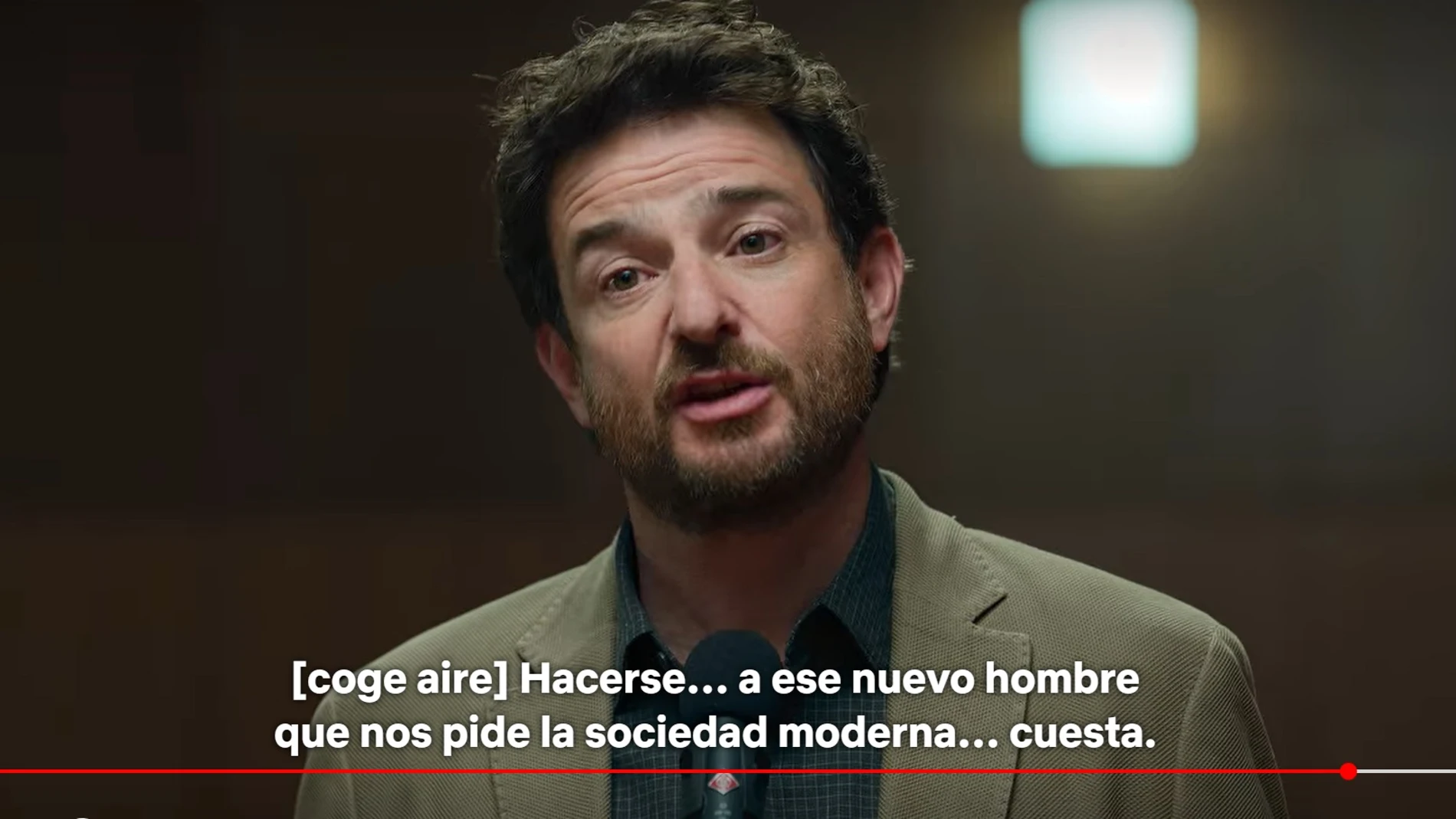 Santi (Borja Otxoa) en su alegato o reflexión final de la temporada 2 de 'Machos Alfa'