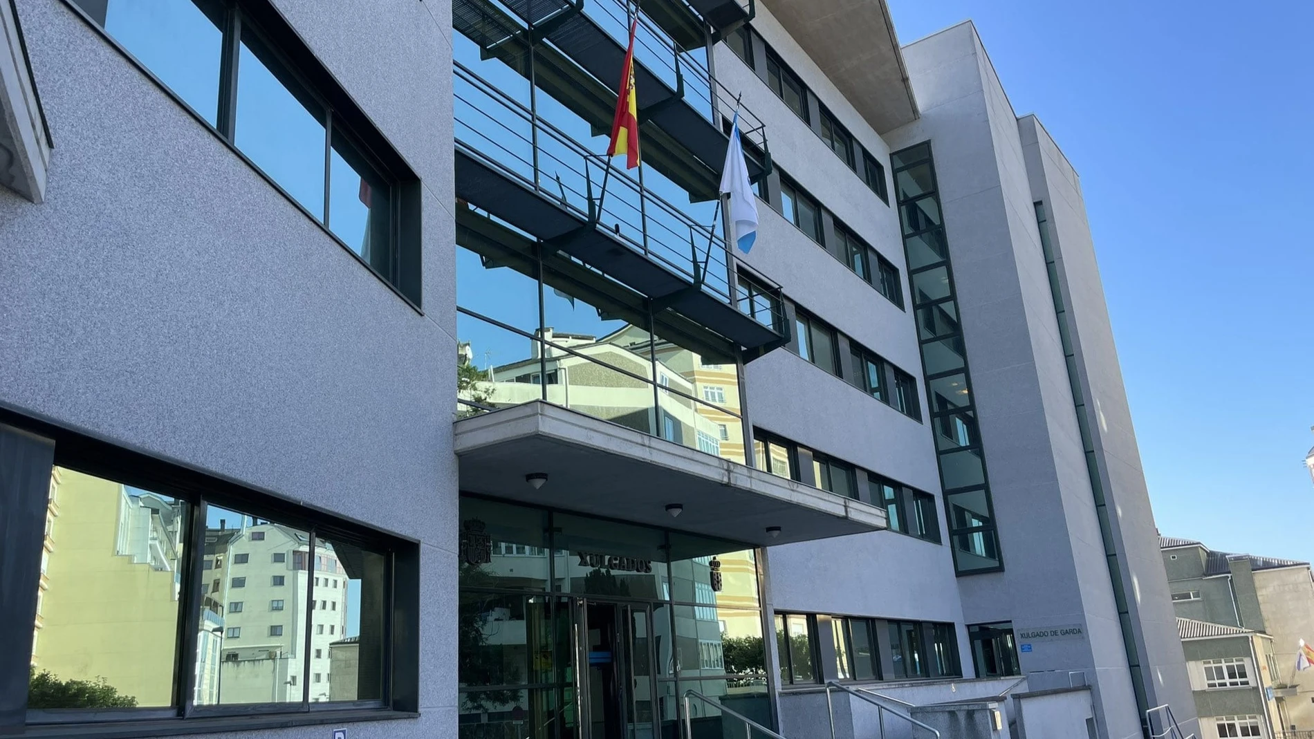 Entrada de los juzgados de Lugo.