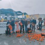 Economía.- Agricultores protestan en los accesos al Puerto de Castellón contra la competencia desleal de países terceros
