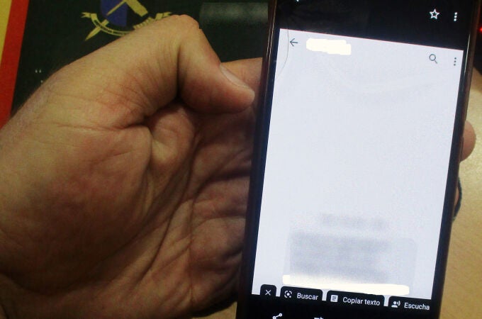 La Guardia Civil ha recuperado un teléfono móvil sustraído con violencia a la víctima La Guardia Civil ha recuperado un teléfono móvil sustraído con violencia a la víctima