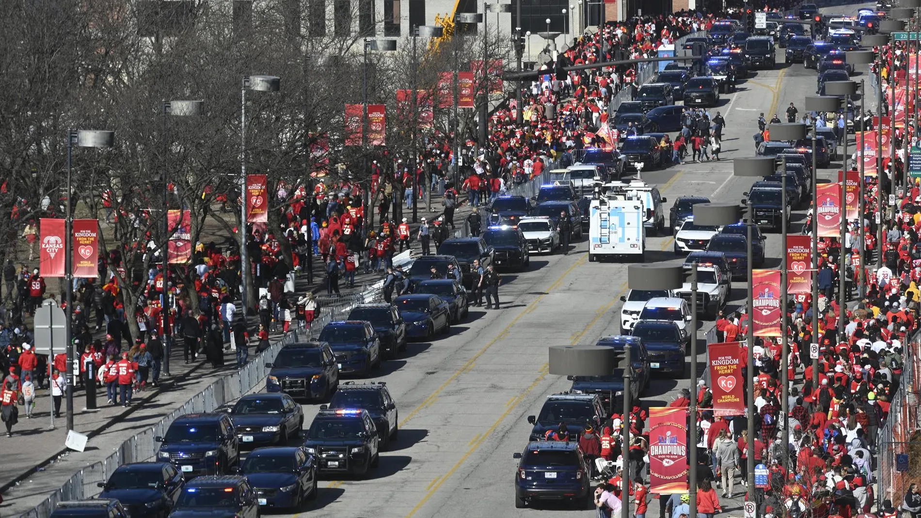 La Policía apunta a una discusión entre varias personas como origen del tiroteo en Kansas