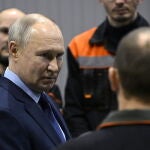 Russian PresidentPutin visits Uralvagonzavod, largest producer of tanks in Russia, in Nizhny Tagil