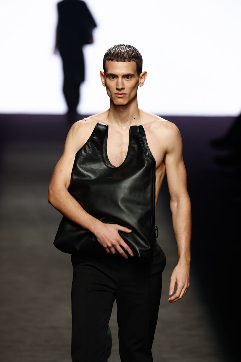 El desfile de Acromatyx en la MBFW de Madrid