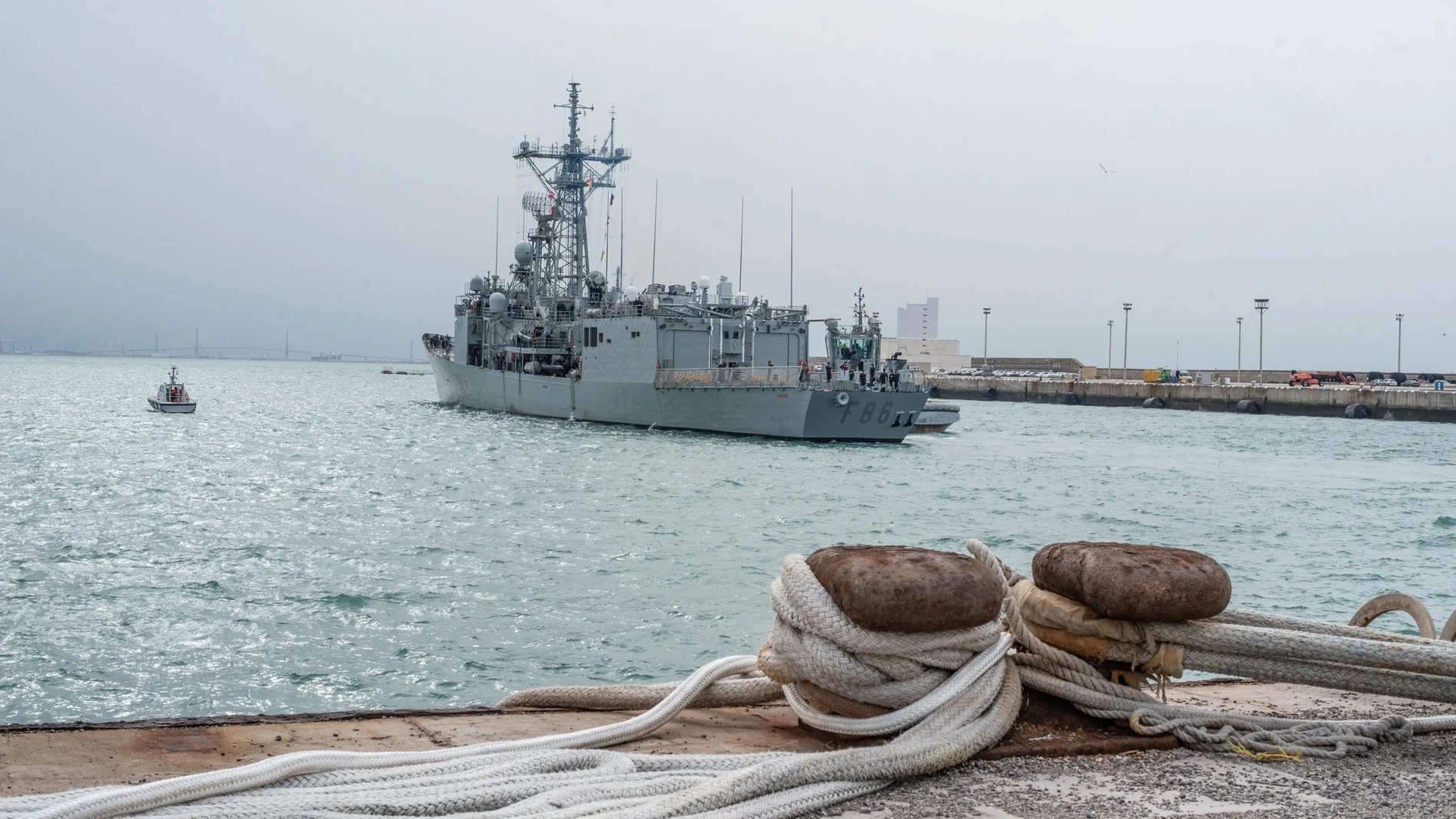 La fragata "Canarias" ha zarpado hoy desde Rota (Cádiz)