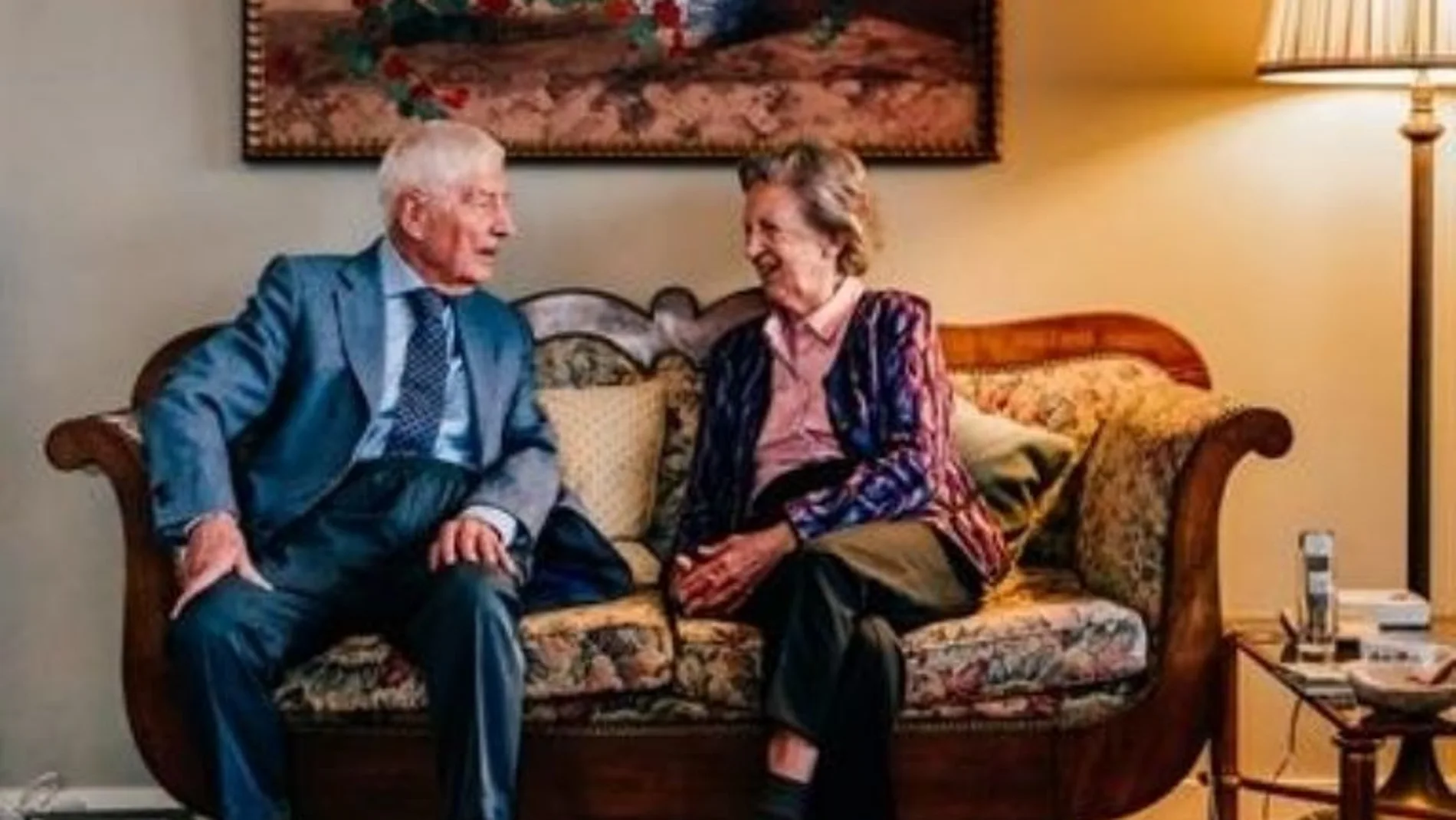 El matrimonio conformado por Dries van Agt y Eugenie Krekelberg decidió aplicarse la eutanasia en los Países Bajos, quienes murieron tomados de la mano.