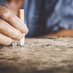 Dejar de fumar a cualquier edad aporta grandes beneficios para la salud y rápidamente, según estudio
