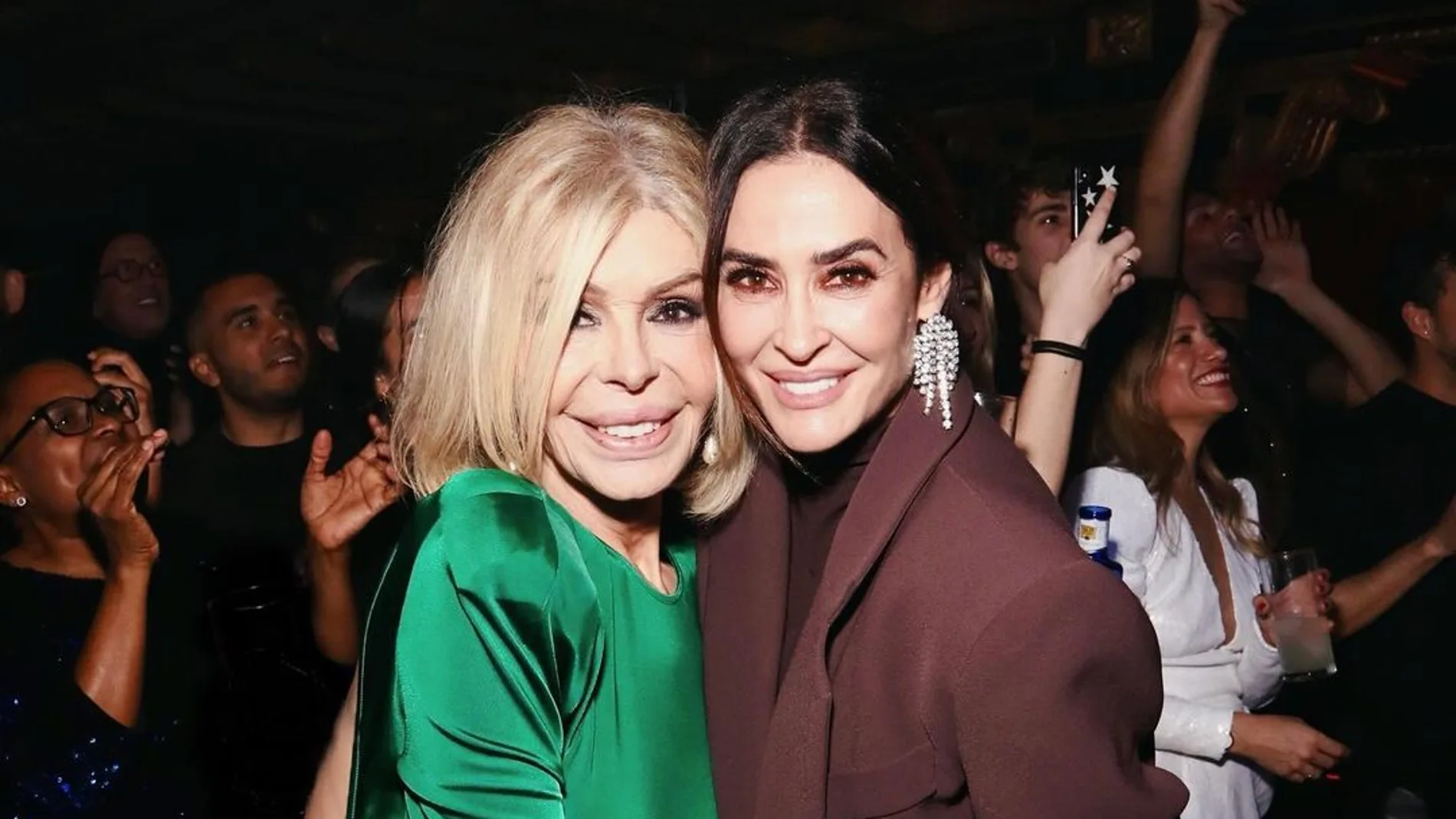 Vicky Martín Berrocal en el cumpleaños de Bibiana Fernández.