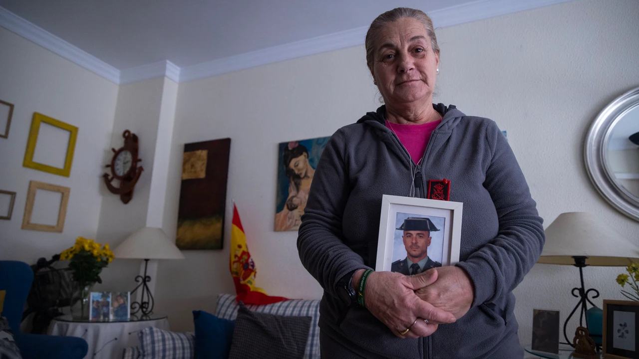 Así habla la madre de uno de los guardias civiles asesinados en Barbate: "Quiero saber quién dio la orden para actuar en esas condiciones"