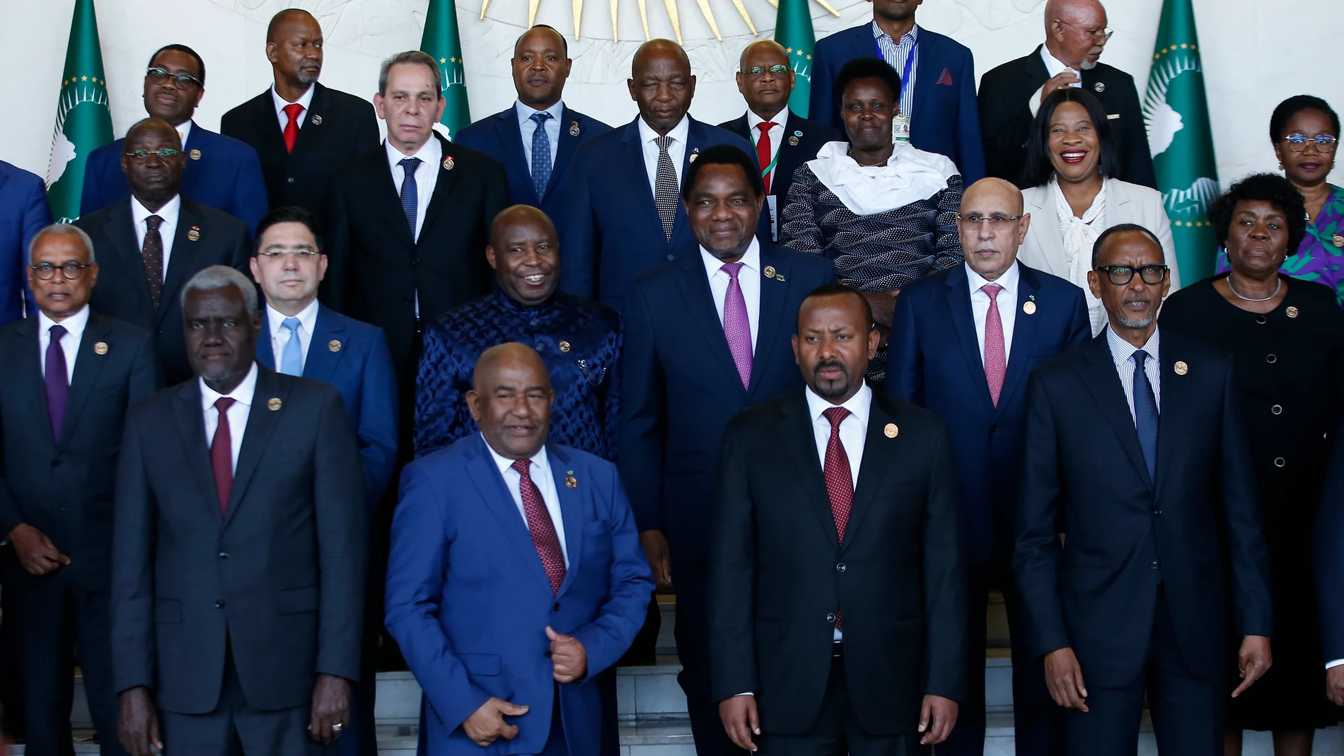 Addis Ababa (Ethiopia), 17/02/2024.- African heads of state pose for the family photos at the start of the 37th Ordinary Session of the Assembly of the Heads of State in Addis Ababa, Ethiopia, 17 February 2024. The summit, themed 'Educate and Skill Africa for the 21st Century', runs through 18 February 2024. (Etiopía) EFE/EPA/MINASSE WONDU HAILU