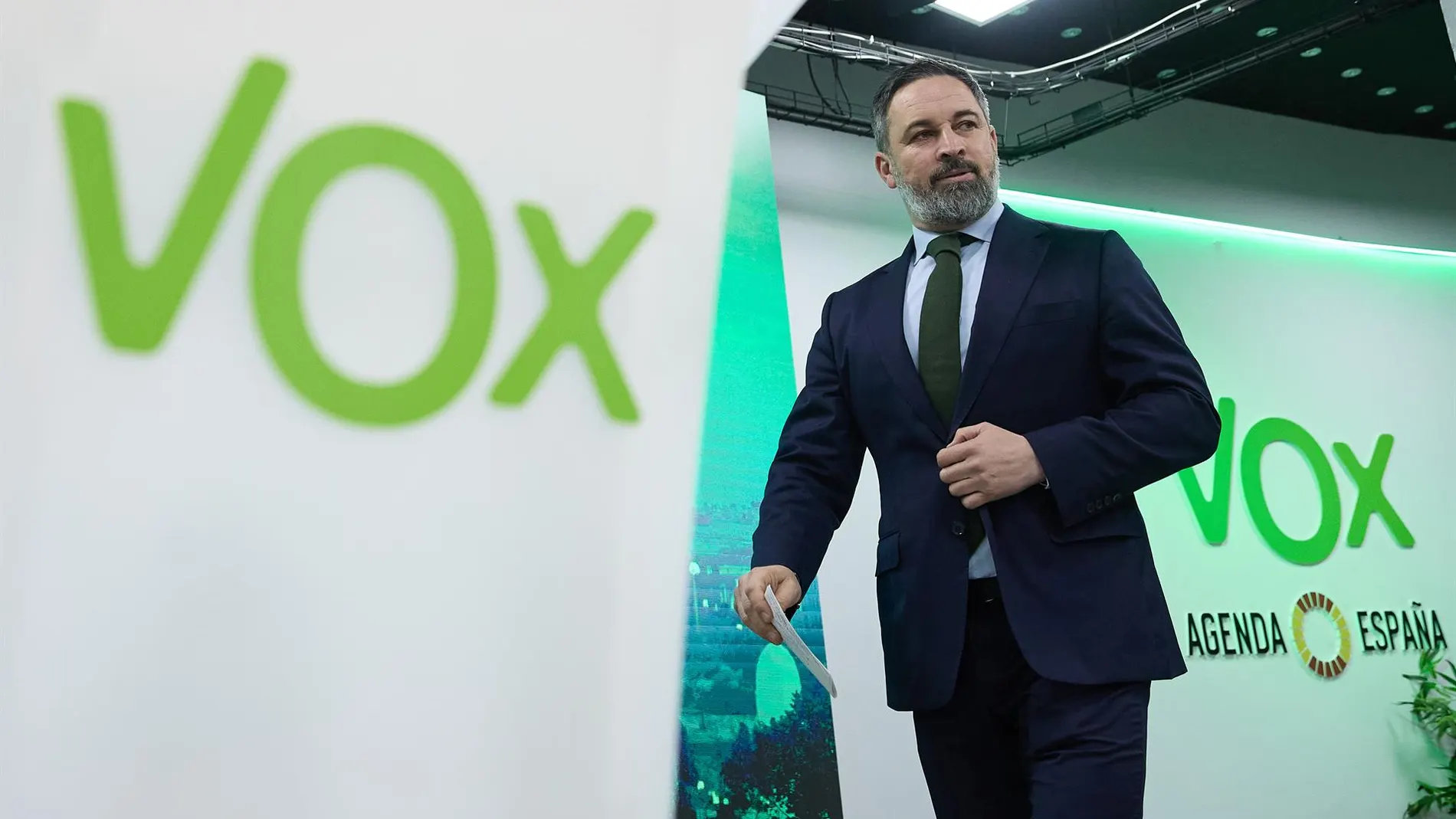 18F.- Abascal sigue el escrutinio de las elecciones en Galicia desde la sede nacional de Vox, en Madrid
