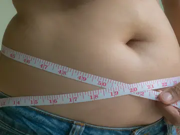 La obesidad abdominal es muy peligrosa para nuestro salud y bienestar La obesidad abdominal es muy peligrosa para nuestro salud y bienestar