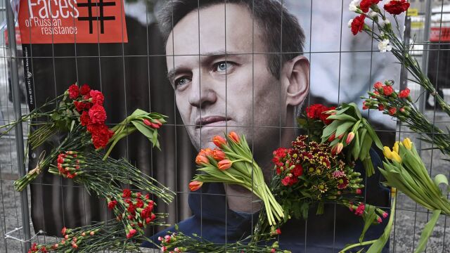 Rusia.- Las autoridades rusas retendrán el cuerpo de Navalni dos semanas para "exámenes químicos"