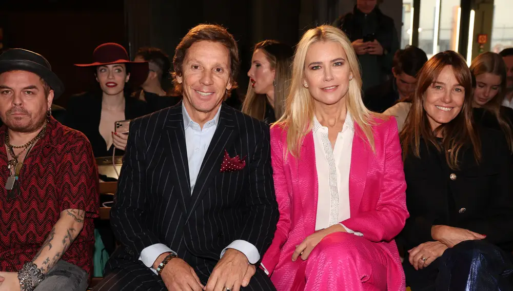 Valeria Mazza y Alejandro Gravier en el desfile de Félix Ramiro