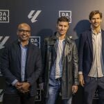 DAZN y LALIGA inauguran su nueva pop-up store en Madrid de la mano de leyendas del campeonato