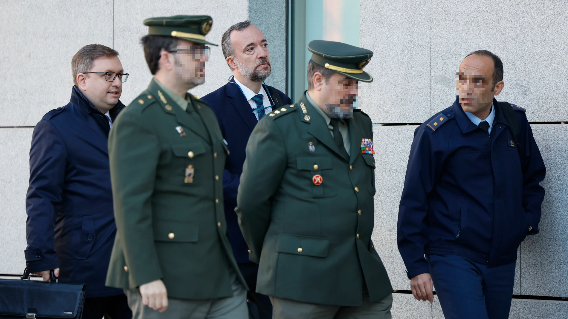 MADRID, 20/02/2024.- El exsecretario de Estado de Seguridad Francisco Martínez (c) a su llegada este martes a la Audiencia Nacional para y declarar como investigados en la causa por las supuestas presiones sufridas por el extesorero del PP Luis Bárcenas y uno de sus abogados para evitar que salieran a la luz informaciones comprometedoras sobre el caso Gürtel. EFE/ Mariscal