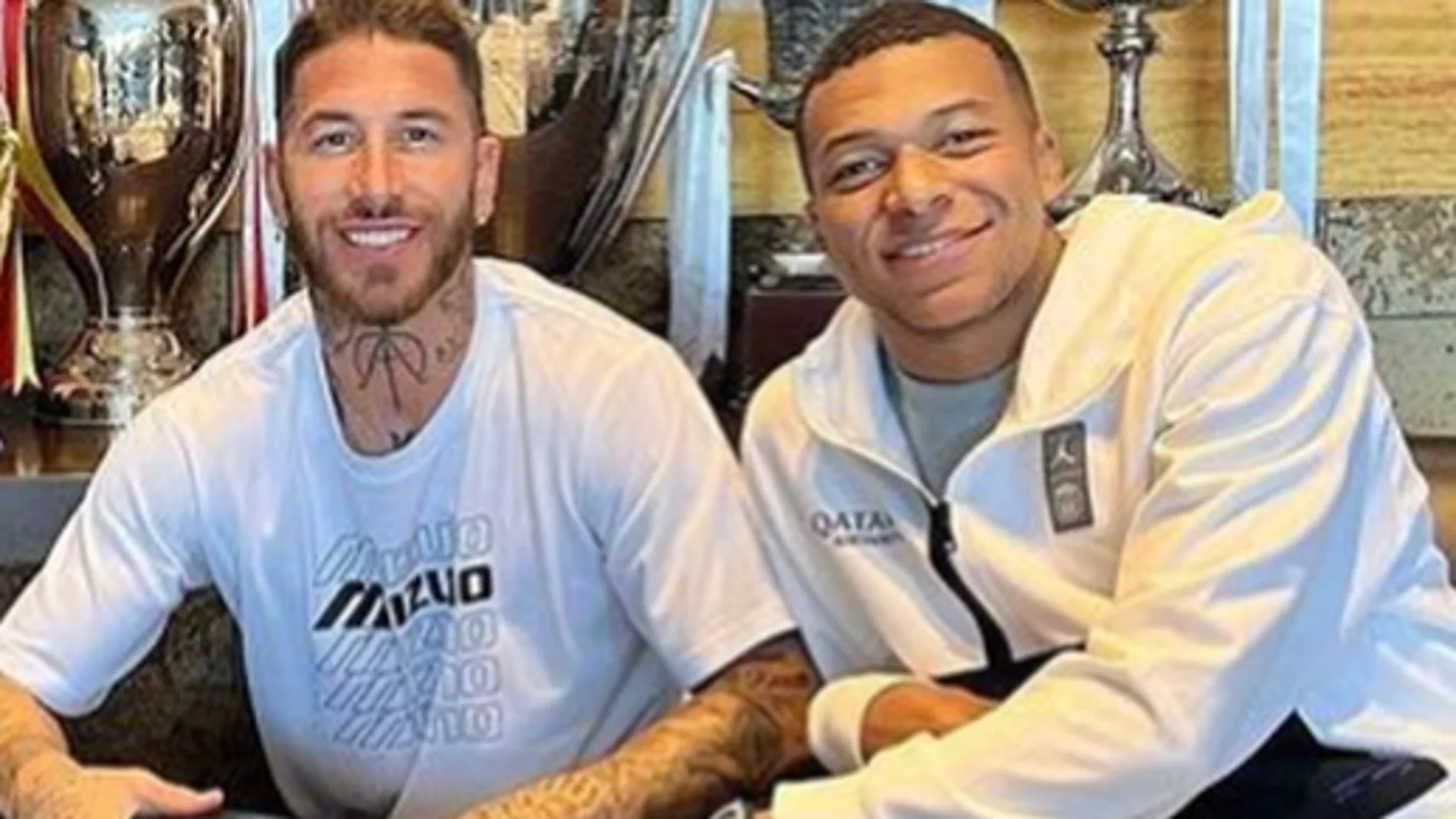 Dos piscinas, cine, baño turco...: Así es la casa de 6 millones que Sergio Ramos ofrece a Mbappé