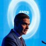 Pedro Sánchez clausura la IV edición del Foro de la Asociación Española de Fabricantes de Automóviles y Camiones (ANFAC)