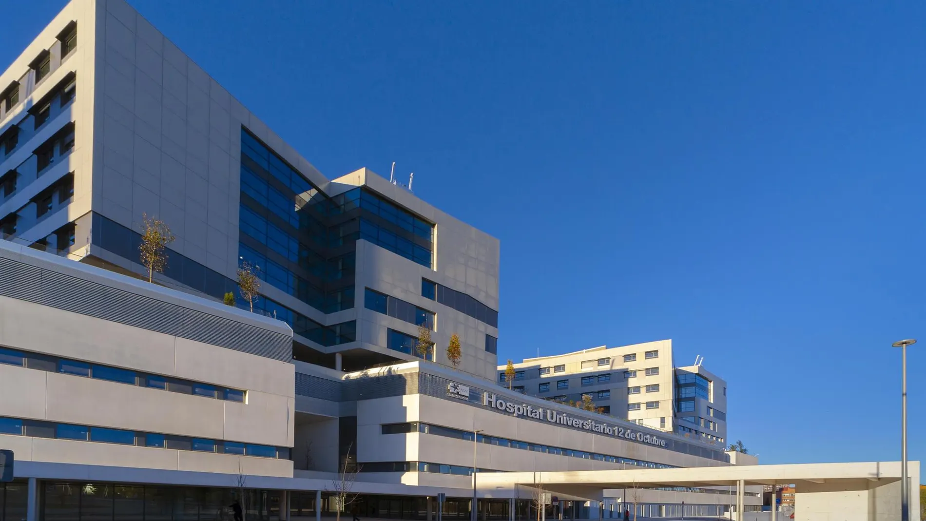 MADRID.-Sucesos.- Dos detenidos tras agredir una veintena de personas a varios vigilantes en las Urgencias del 12 de Octubre