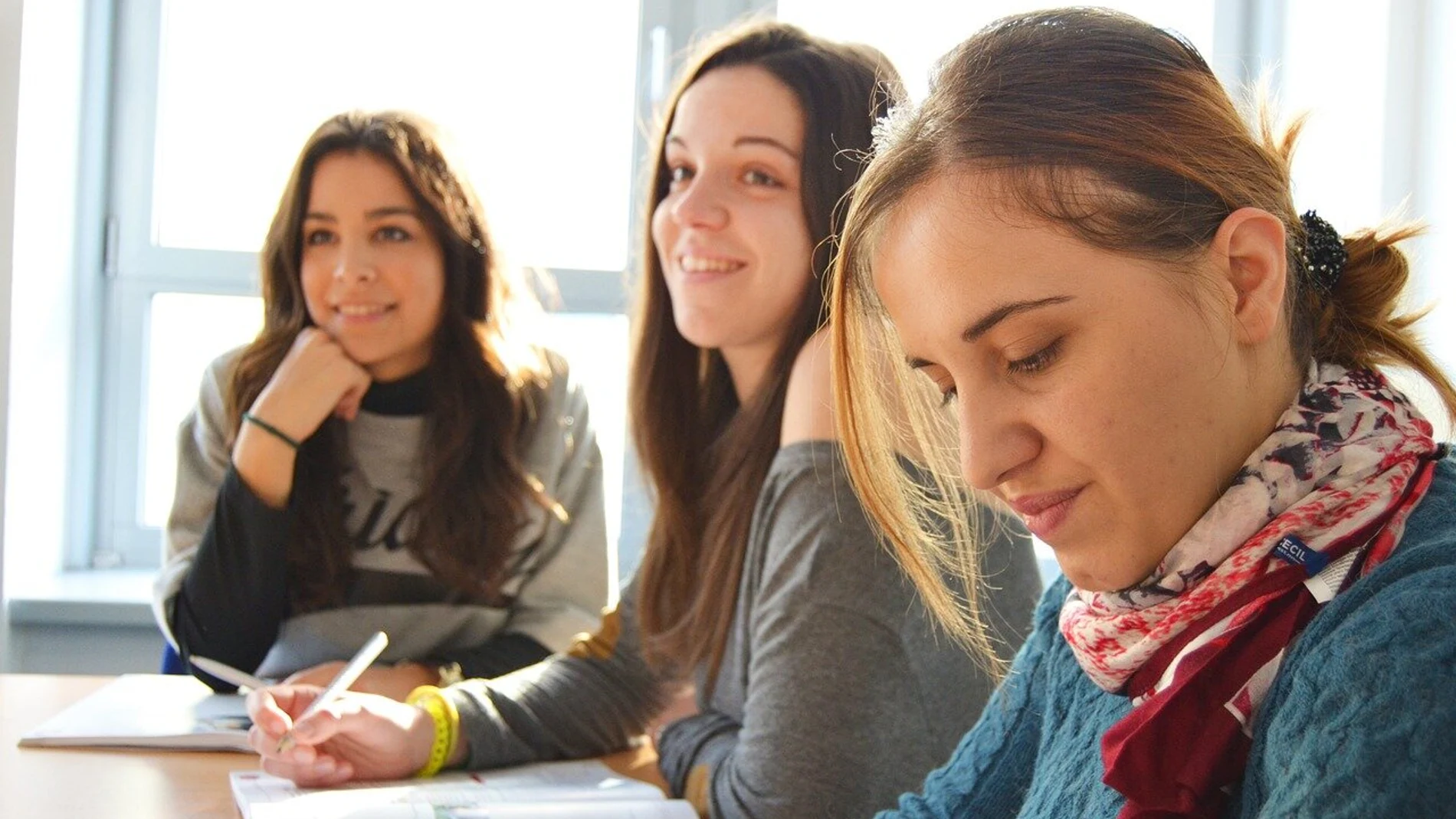 Alumnos en una clase de idiomas