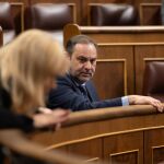 En el centro del plano, el ex ministro José Luis Ábalos