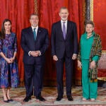 Los Reyes ofrencen un almuerzo de honor al presidente de Guatemala