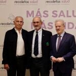 El presidente de Recoletas Salud, Armando Rodríguez, presenta el grupo en Salamanca en un acto con la participación de Gustavo Zerbino, superviviente de la tragedia de los Andes. Con ellos el periodista Manuel Campo Vidal