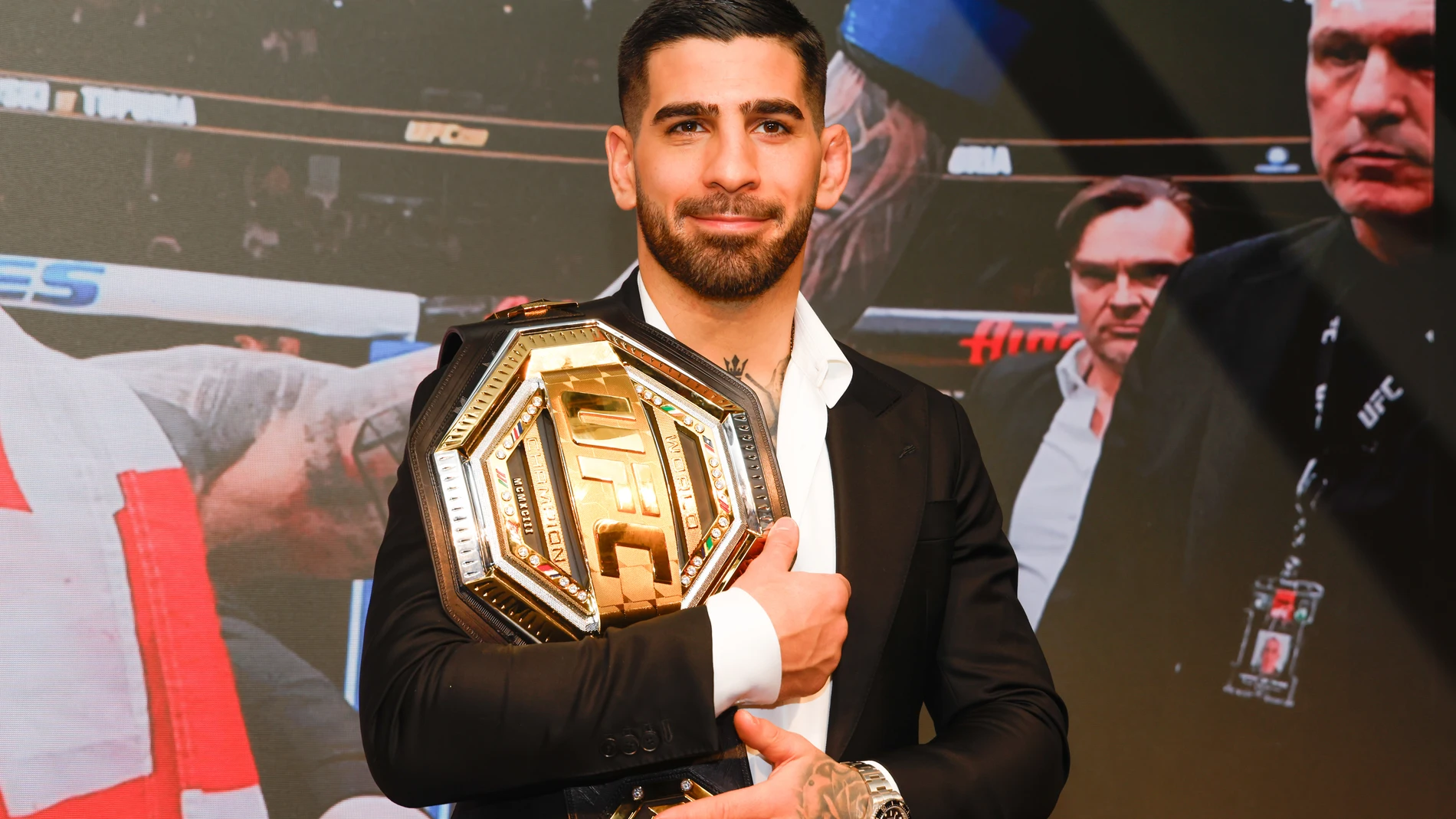 Ilia Topuria, campeón del mundo de UFC, durante la rueda de prensa a 22 de Febrero de 2024 en Madrid (España). Ilia Topuria compite en la categoría de peso pluma de Ultimate Fighting Championship, donde es el actual Campeón Mundial de Peso Pluma de UFC.? ILIA TOPURIA;CAMPEÓN;DEPORTE;FAMOSOS;UFC;EVENTO;RUEDA DE PRENSA Jose Velasco / Europa Press 22/02/2024