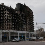 Imagen que presentaba ayer el edificio incendiado el pasado jueves en Valencia