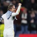 Luka Modric celebra el triunfo del Real Madrid ante el Sevilla