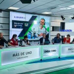 Un momento de la sección de humor del programa "Más de uno" de Carlos Alsina en La Razón