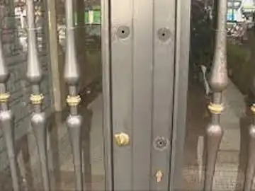 La mafia del picaporte que desvalija los portales de Madrid La mafia del picaporte que desvalija los portales de Madrid