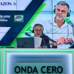 Programa de radio “Más de Uno” de Carlos Alsina en Onda Cero en la sede del Diario La Razón. © Alberto R. Rold